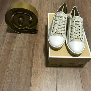 Michael Kors Kristy 9.5/39.5 Boxed Never Worn